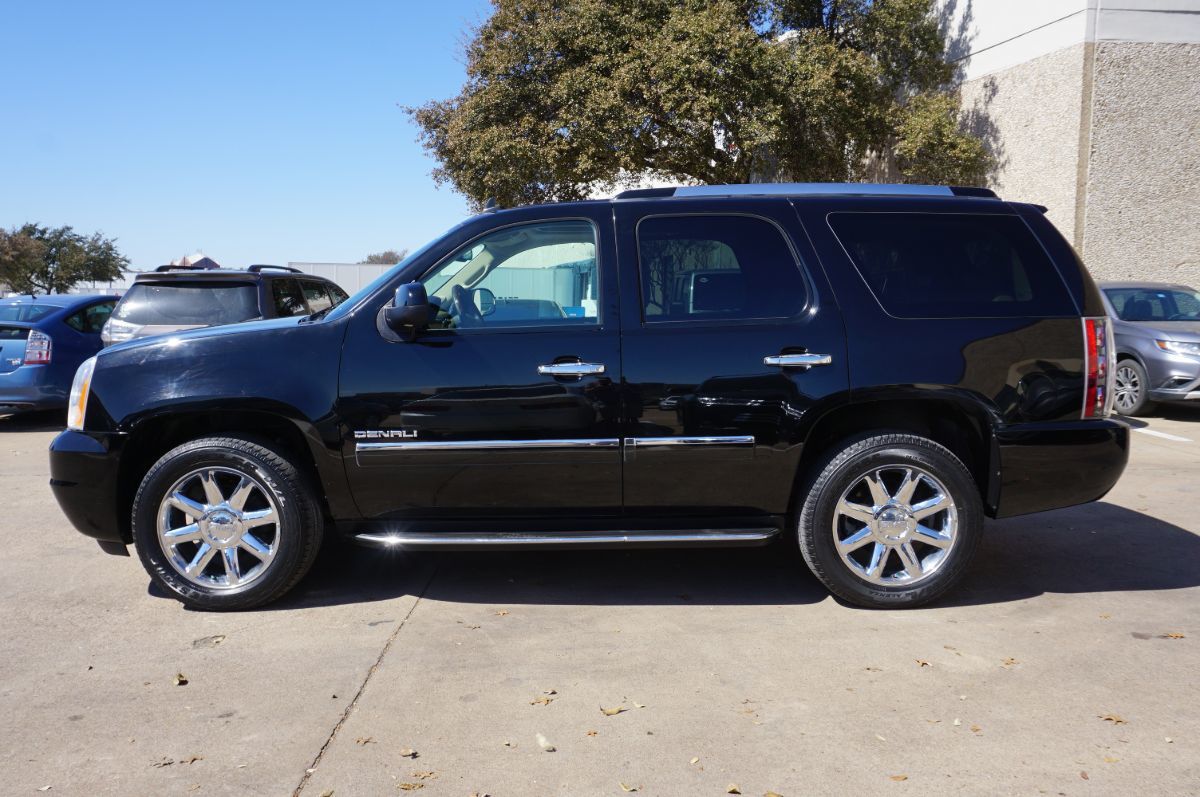 Sold 2012 GMC Yukon Denali in Dallas