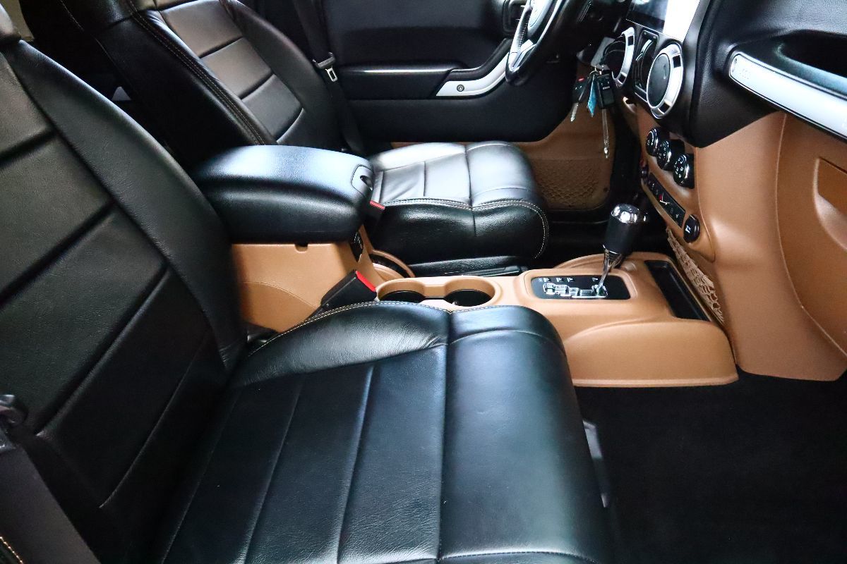 Rubicon vs Sahara | Jeep Wrangler Sahara vs Rubicon, image size:1200x800