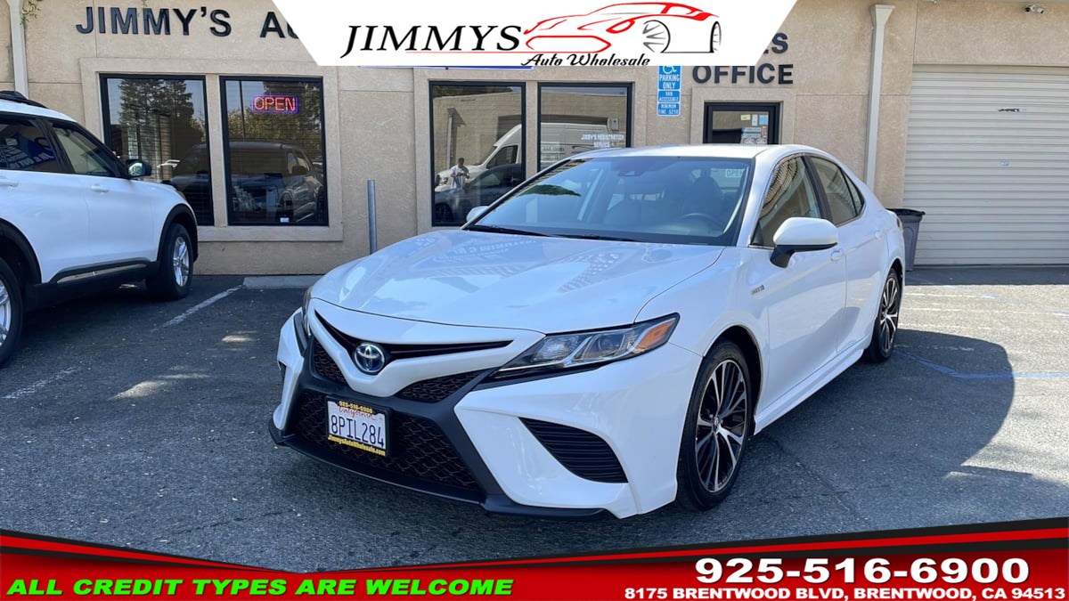 Sold 2020 Toyota Camry Hybrid SE in Brentwood