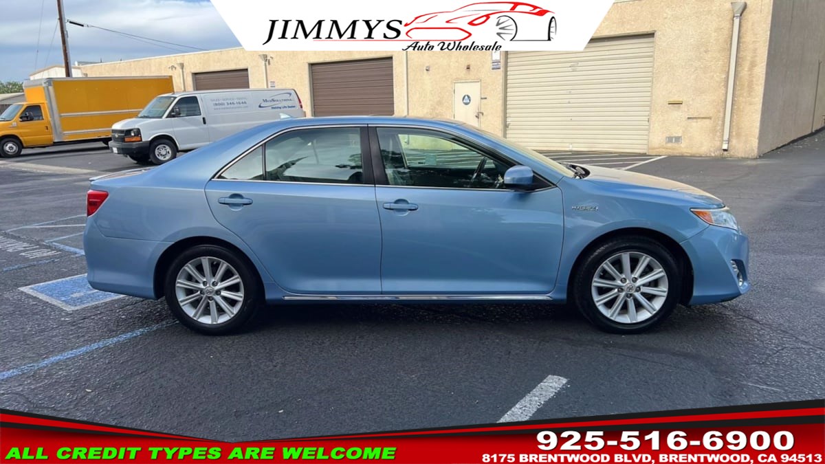 Sold 2012 Toyota Camry Hybrid XLE in Brentwood