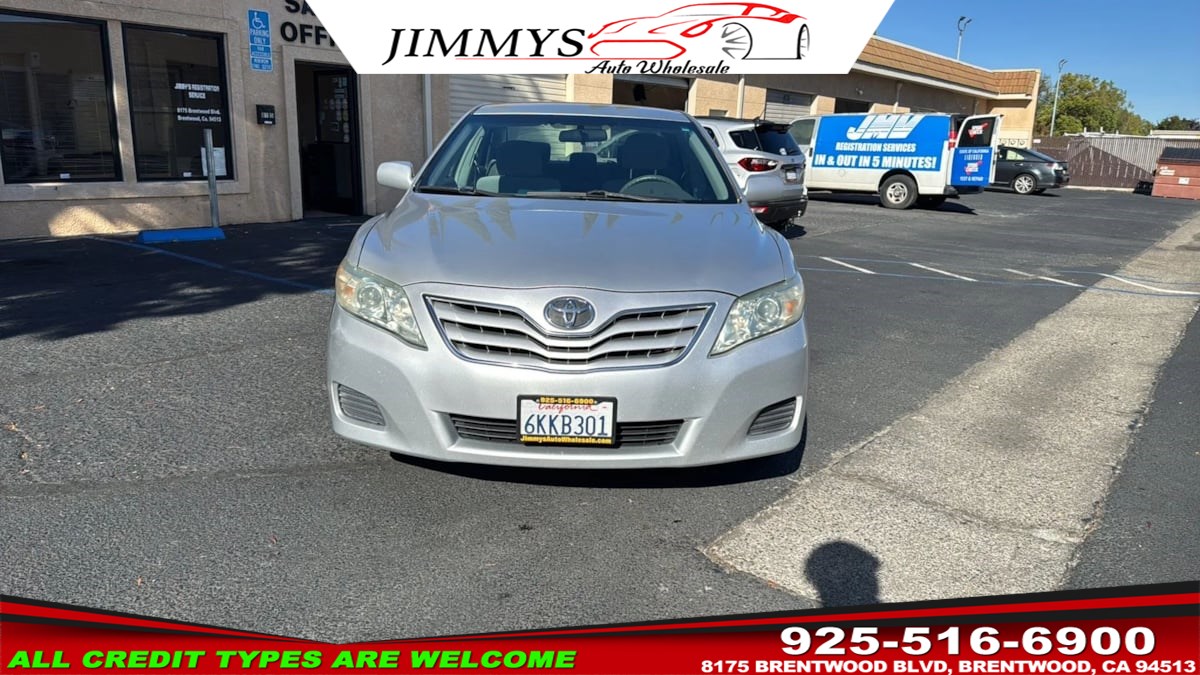 2010 Toyota Camry photo 2