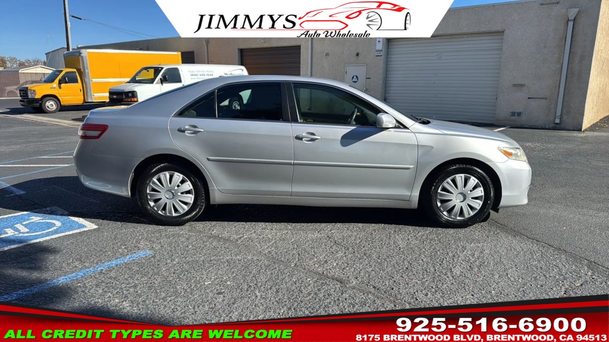 2010 Toyota Camry photo 4