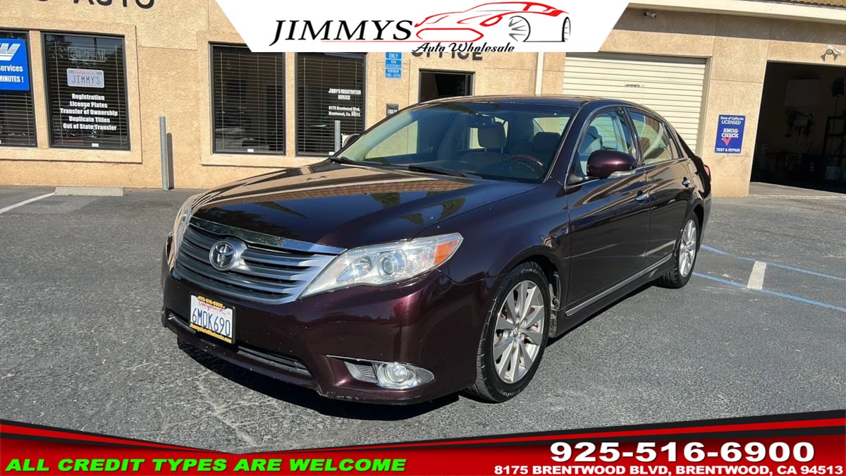 2011 Toyota Avalon Limited's photo