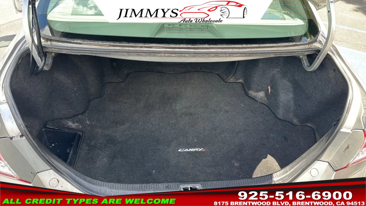 2011 Toyota Camry XLE - Photo 17