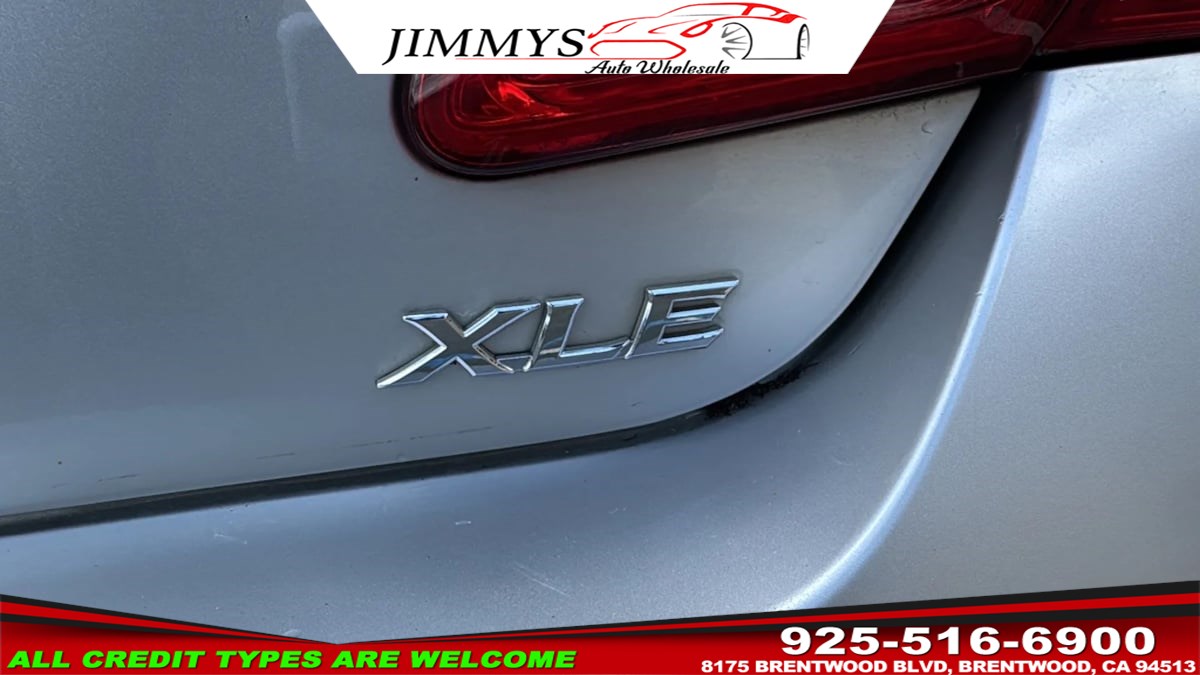 2011 Toyota Camry XLE - Photo 7