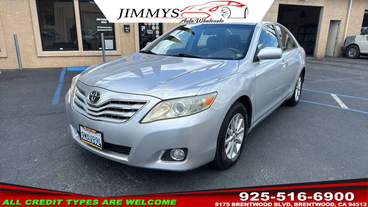 2011 Toyota Camry 3.5 Auto V6 XLE's photo