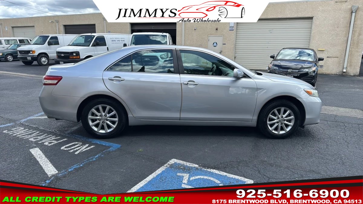 2011 Toyota Camry XLE - Photo 4