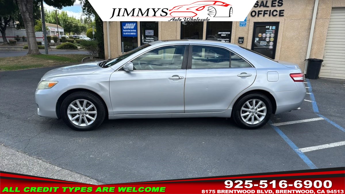 2011 Toyota Camry XLE - Photo 9