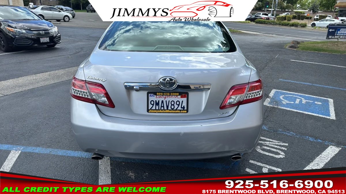 2011 Toyota Camry XLE - Photo 6