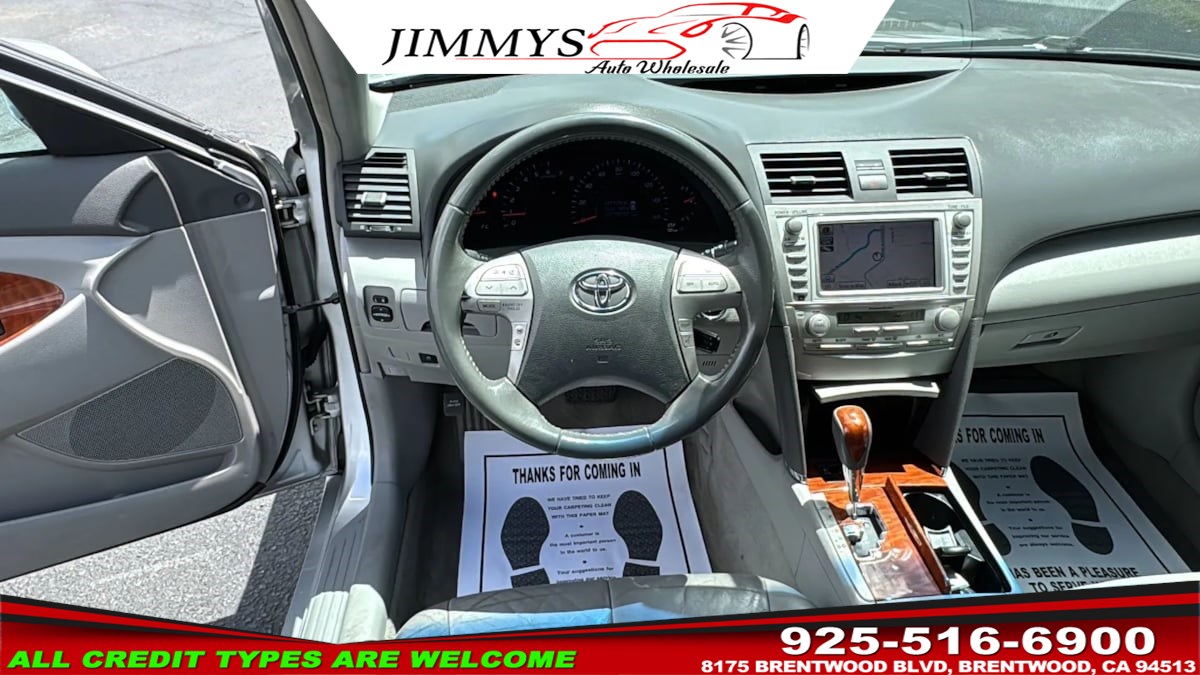 2011 Toyota Camry XLE - Photo 13