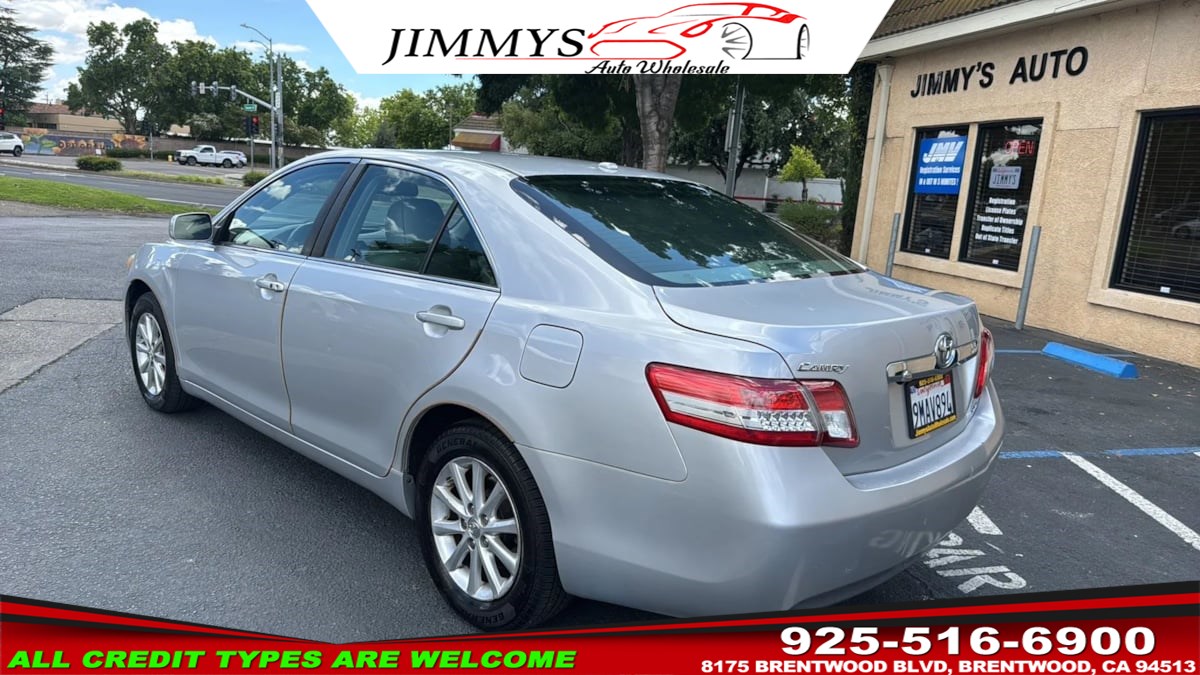 2011 Toyota Camry XLE - Photo 8