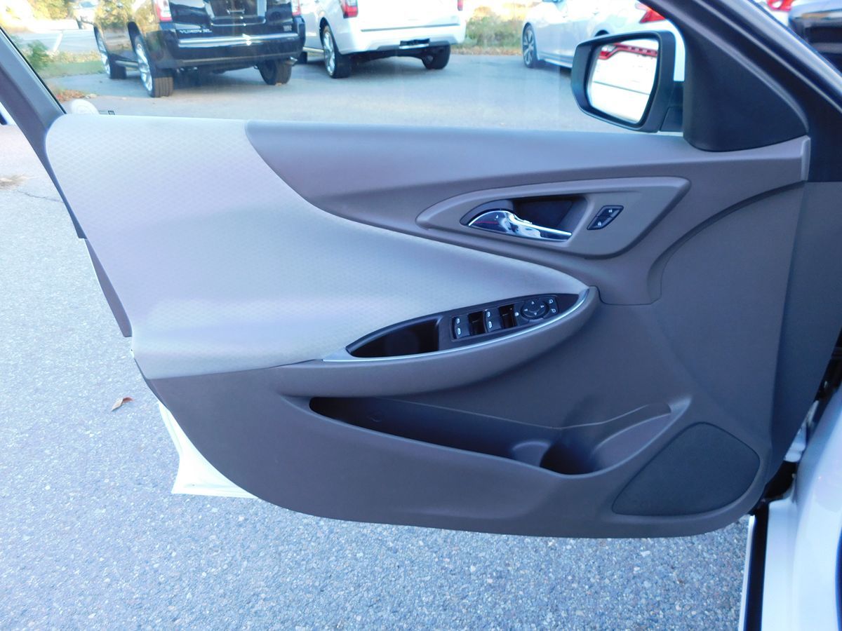 2017 Chevrolet Malibu 1LT - Photo 33