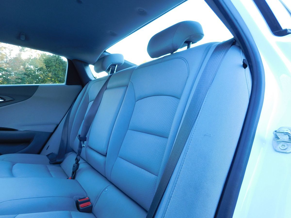 2017 Chevrolet Malibu 1LT - Photo 36
