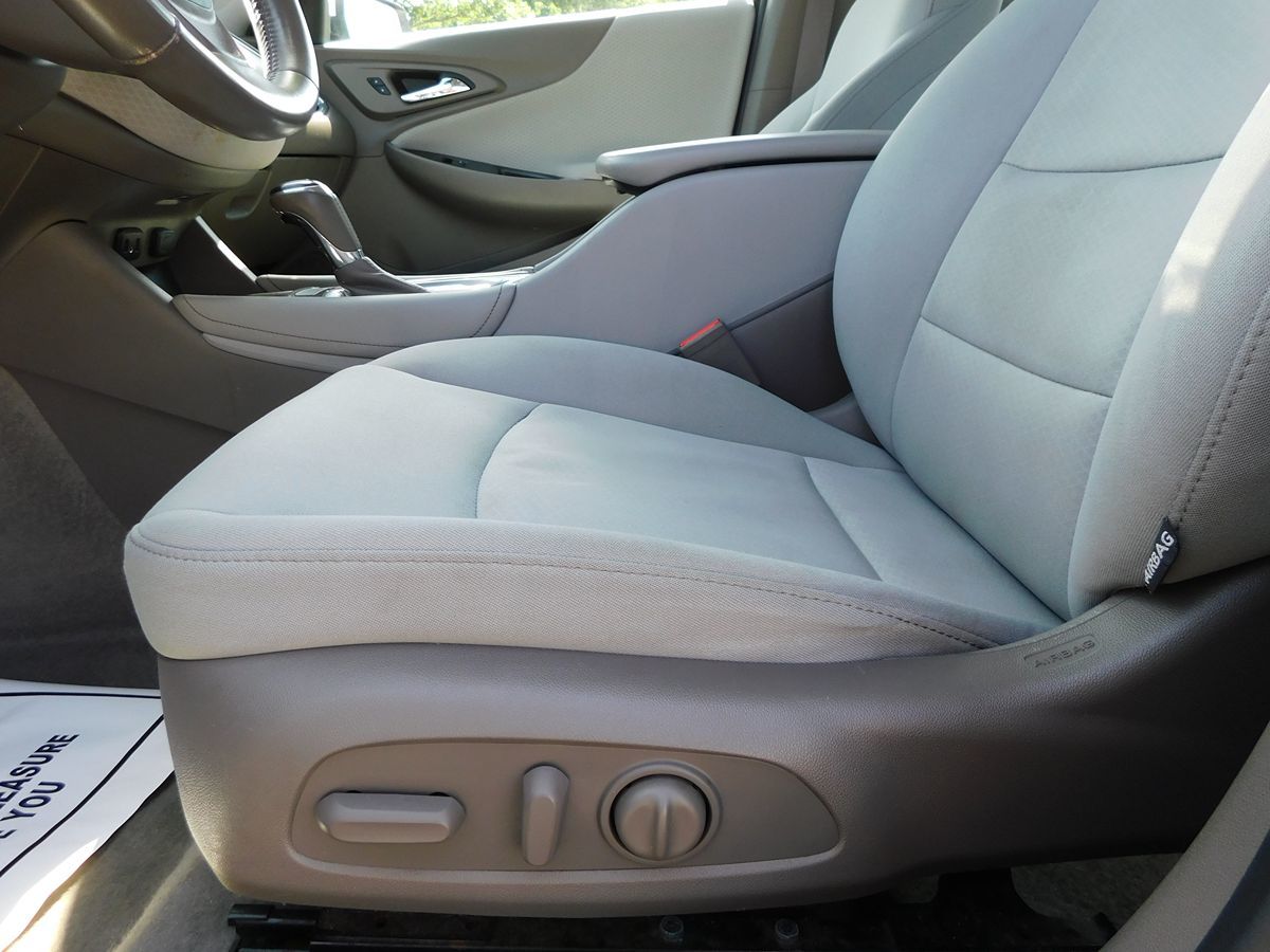 2017 Chevrolet Malibu 1LT - Photo 27