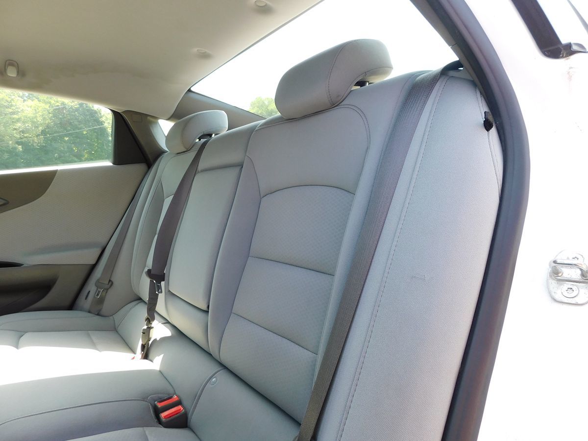 2017 Chevrolet Malibu 1LT - Photo 33