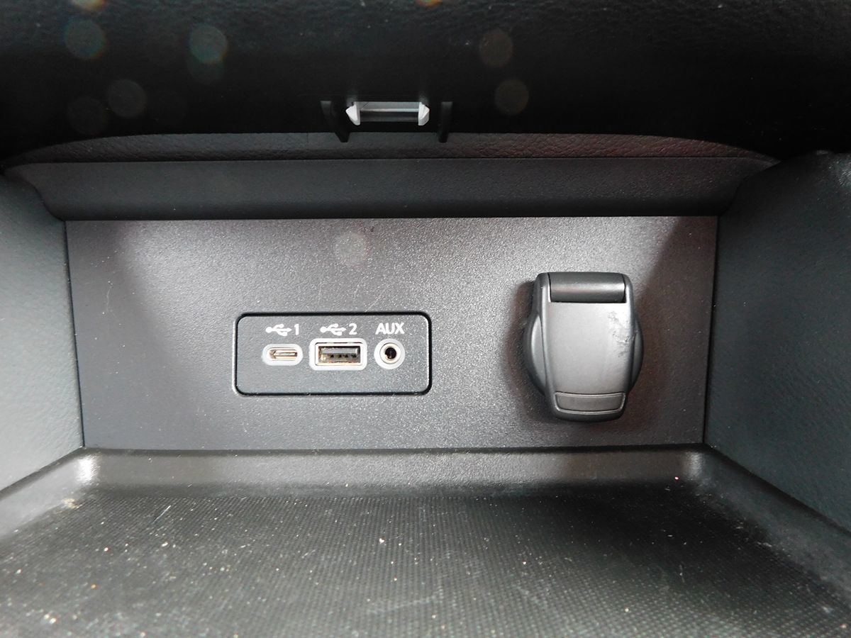 2020 Nissan Sentra SR - Photo 23