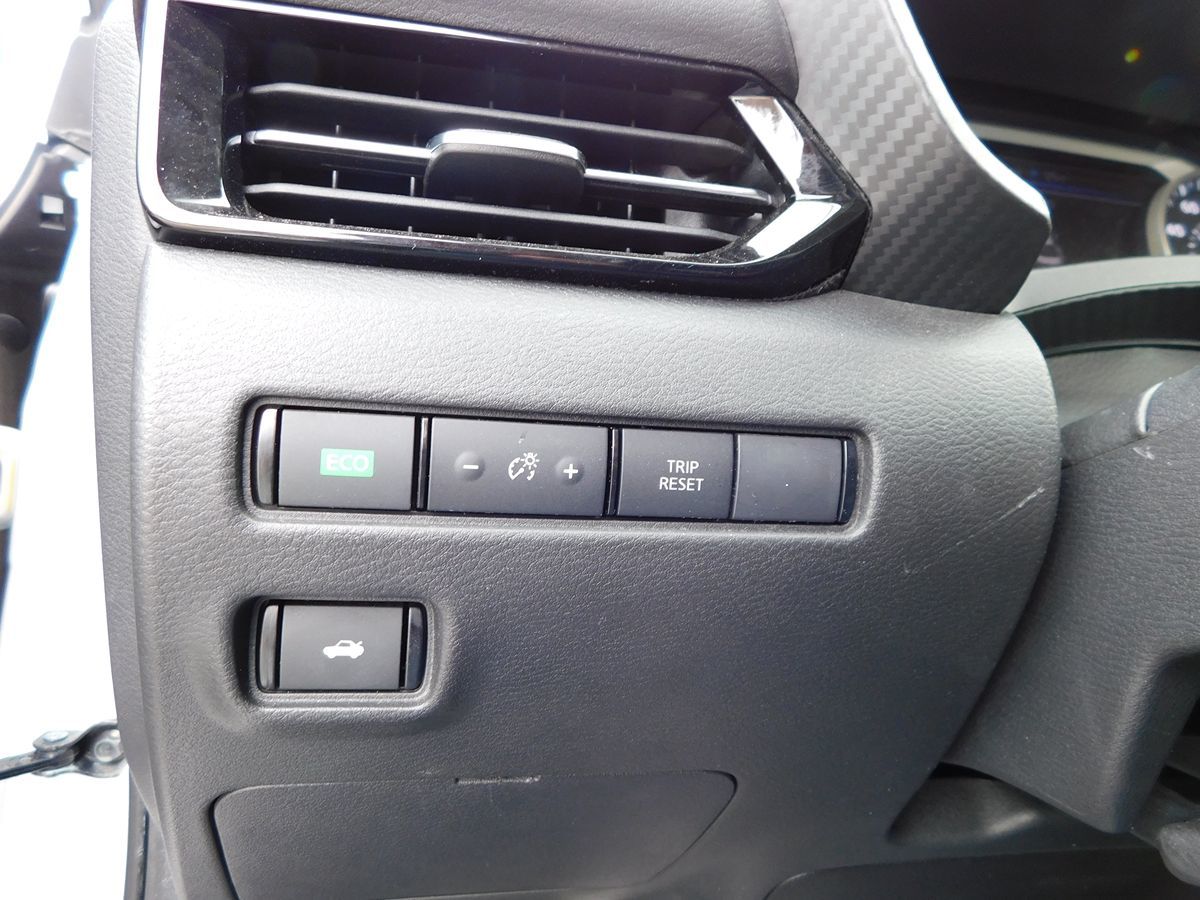 2020 Nissan Sentra SR - Photo 25