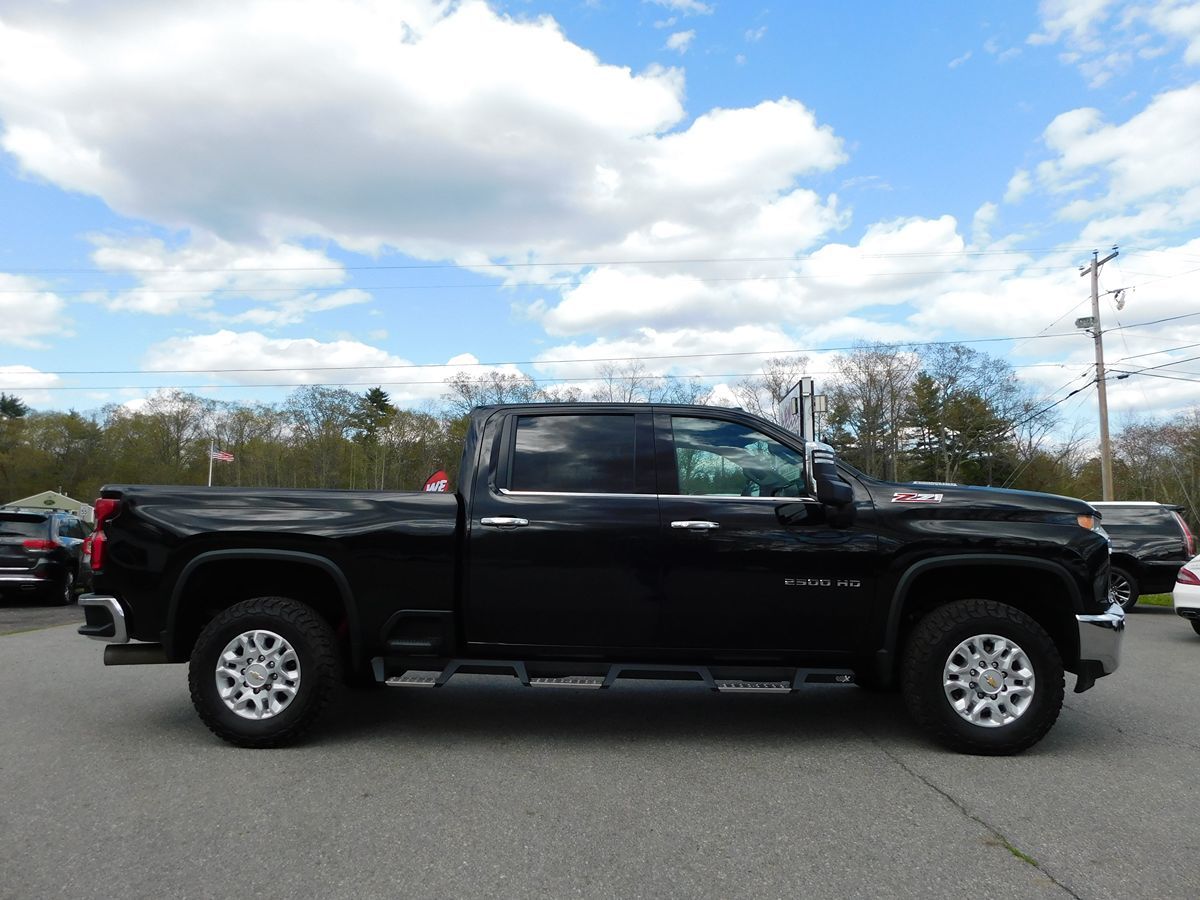 2021 Chevrolet Silverado 2500HD LTZ - Photo 2