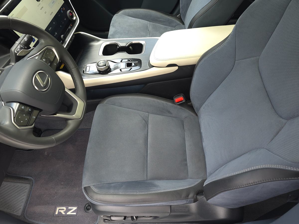 2023 Lexus RZ Luxury - Photo 12