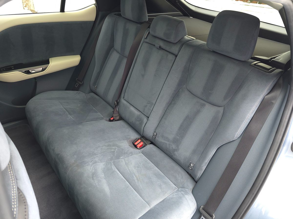 2023 Lexus RZ Luxury - Photo 16