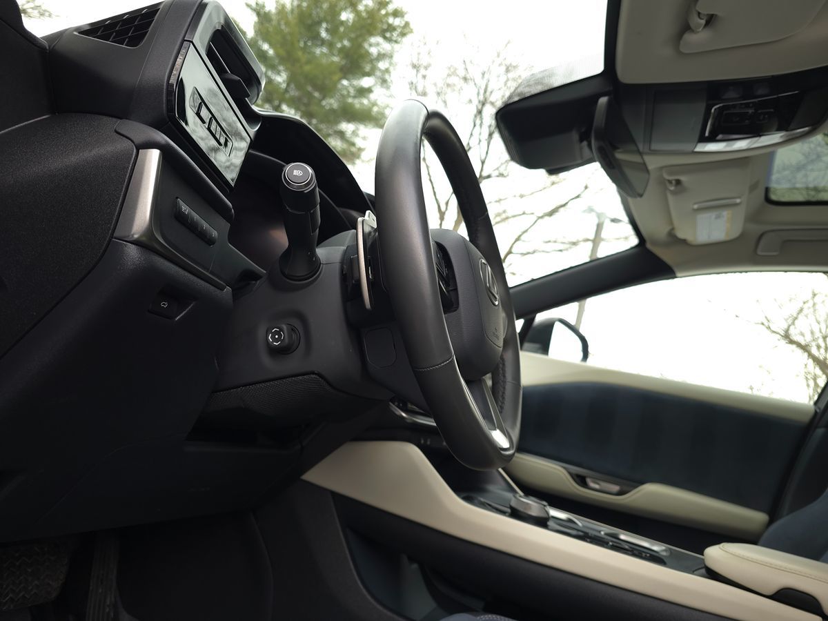 2023 Lexus RZ Luxury - Photo 28