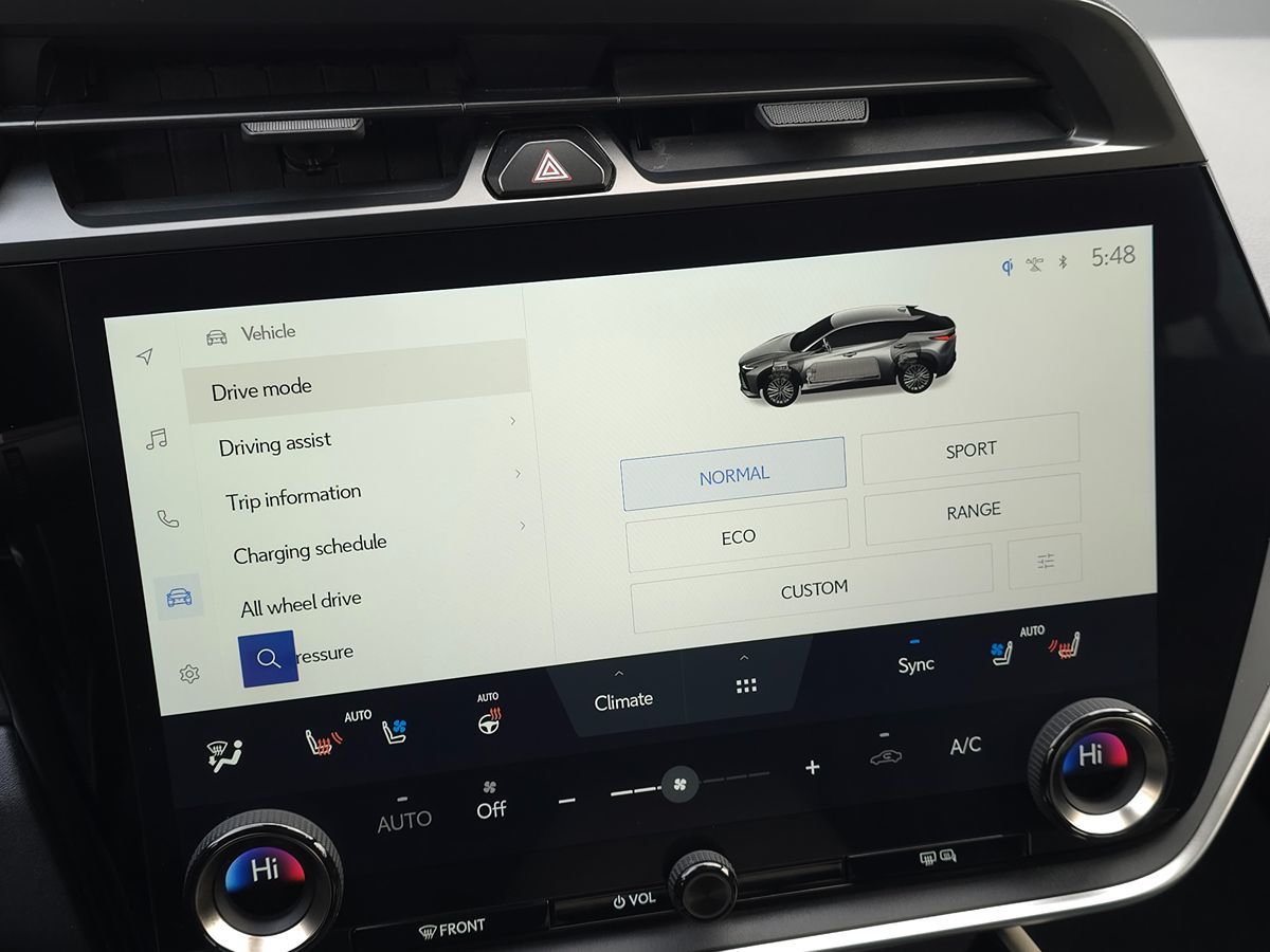 2023 Lexus RZ Luxury - Photo 32