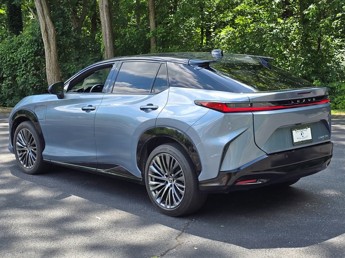 2023 Lexus RZ Luxury - Photo 4