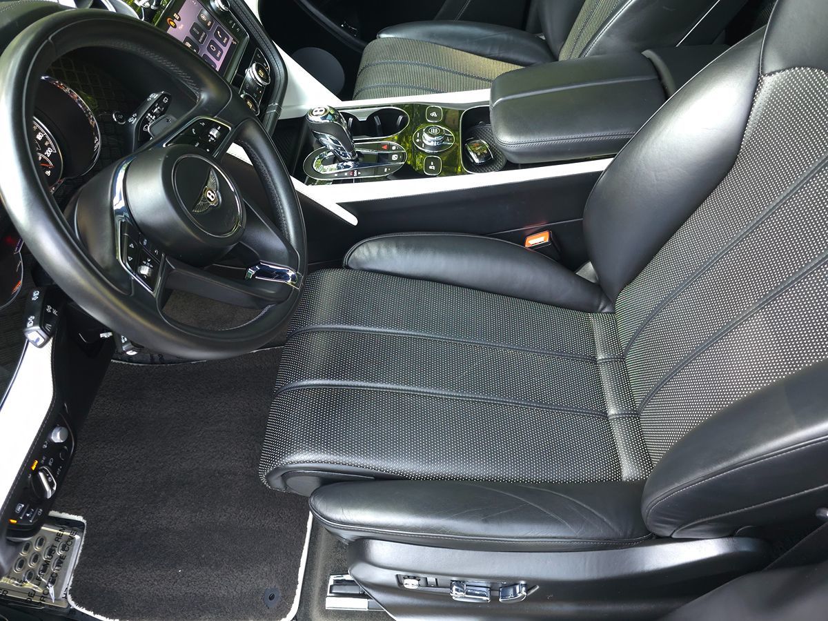 2020 Bentley Bentayga Base - Photo 13