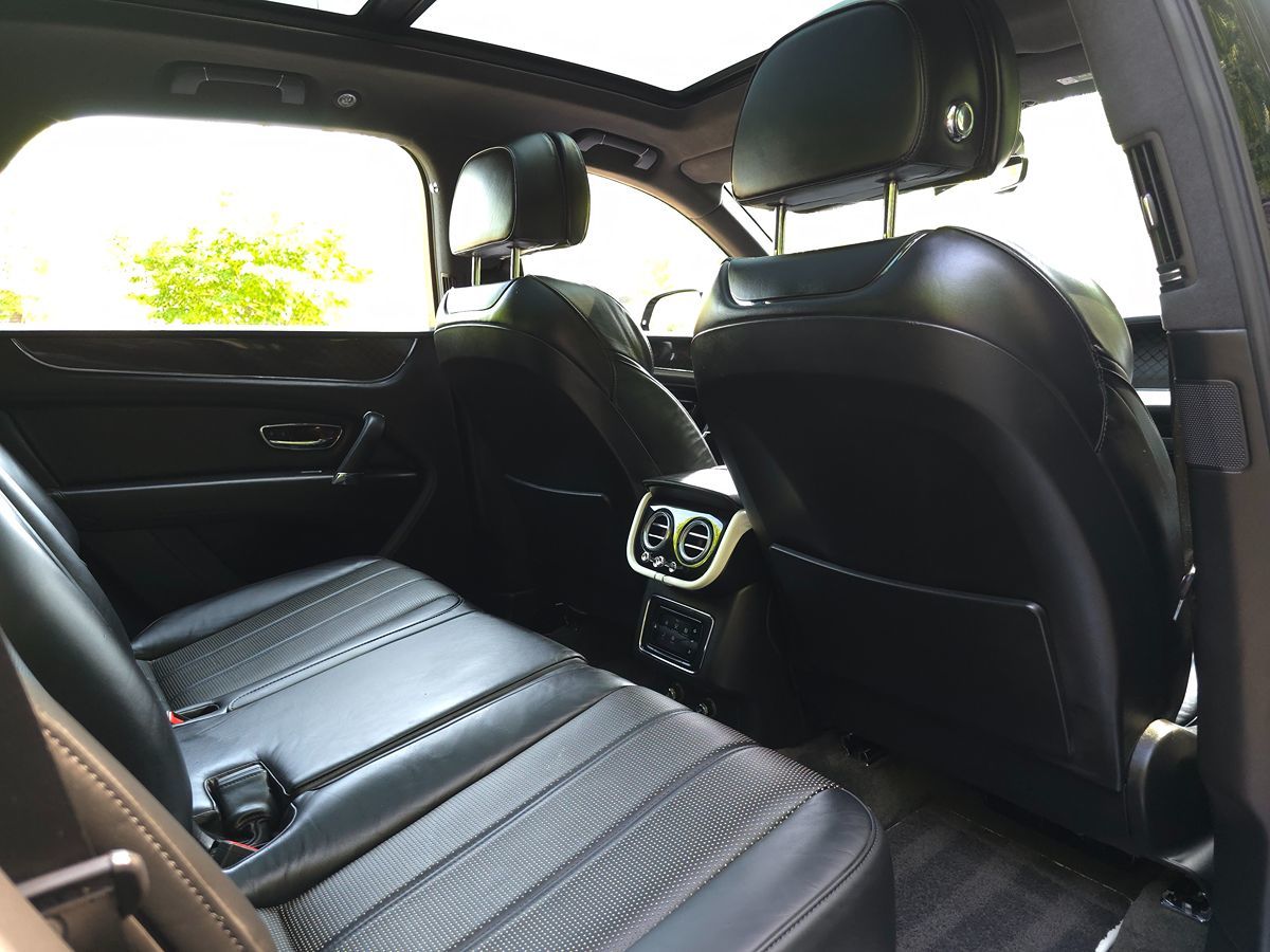 2020 Bentley Bentayga Base - Photo 28