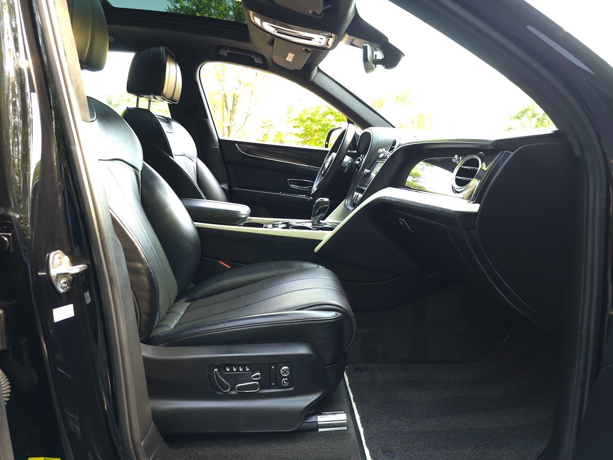 2020 Bentley Bentayga Base - Photo 30