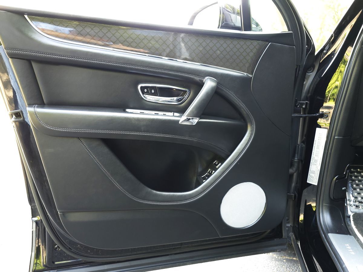 2020 Bentley Bentayga Base - Photo 35