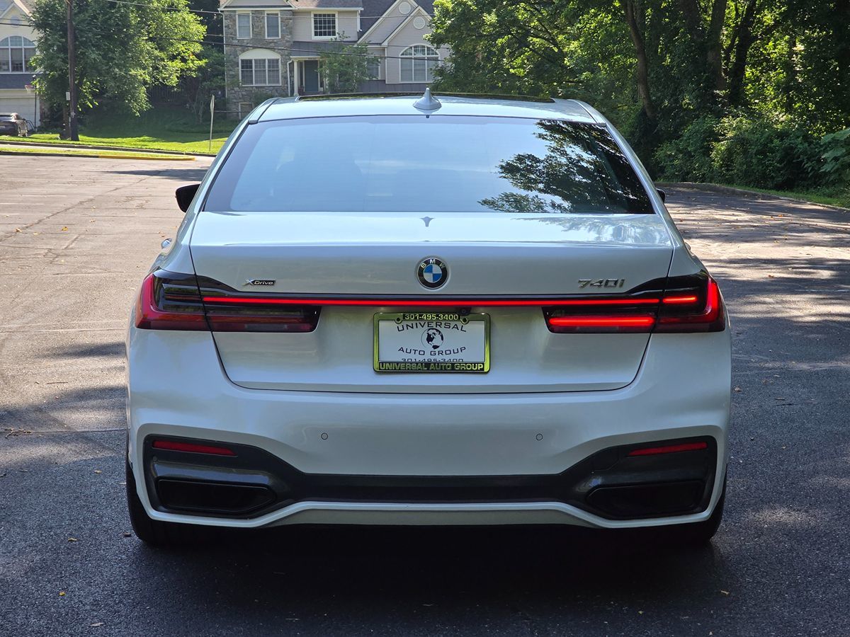 2022 BMW 7 Series 740i - Photo 5