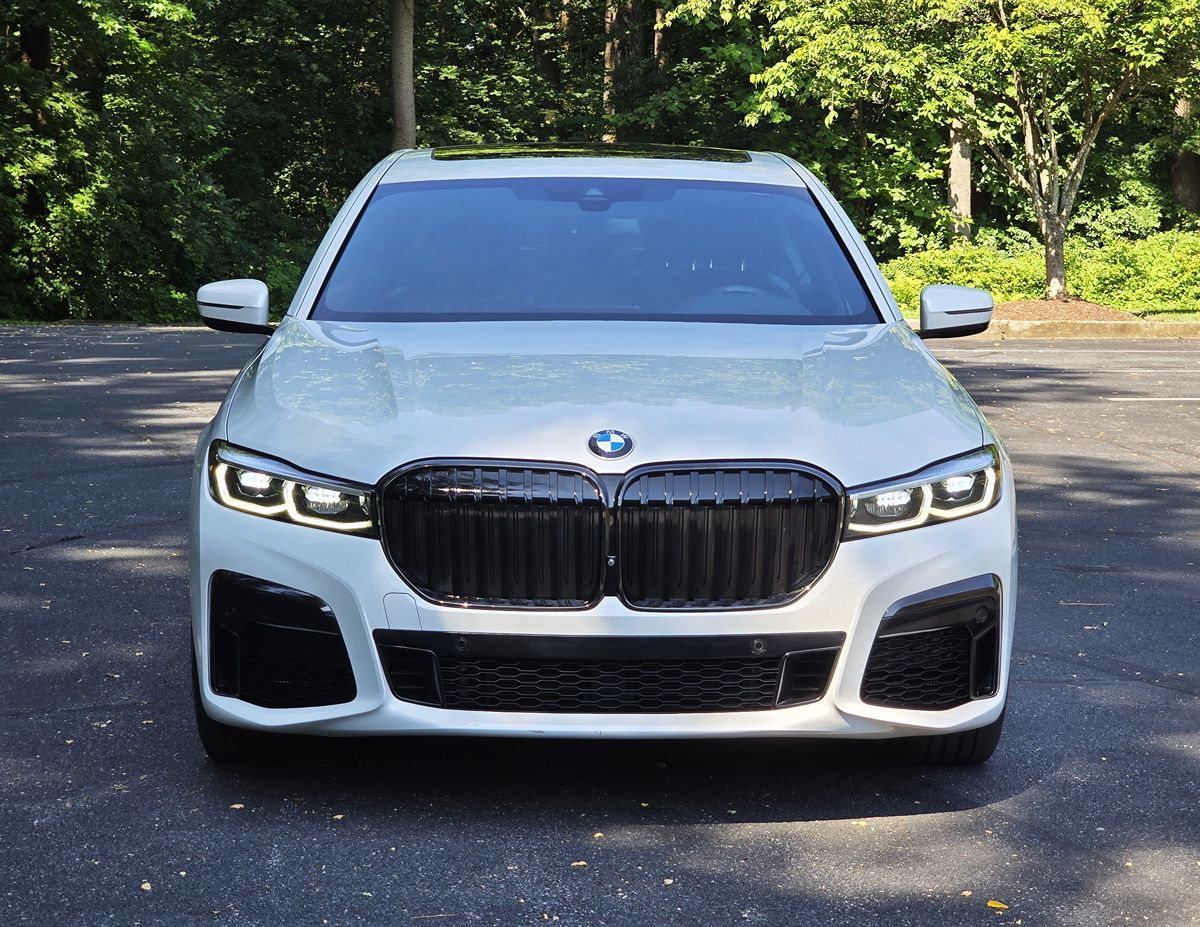 2022 BMW 7 Series 740i - Photo 9