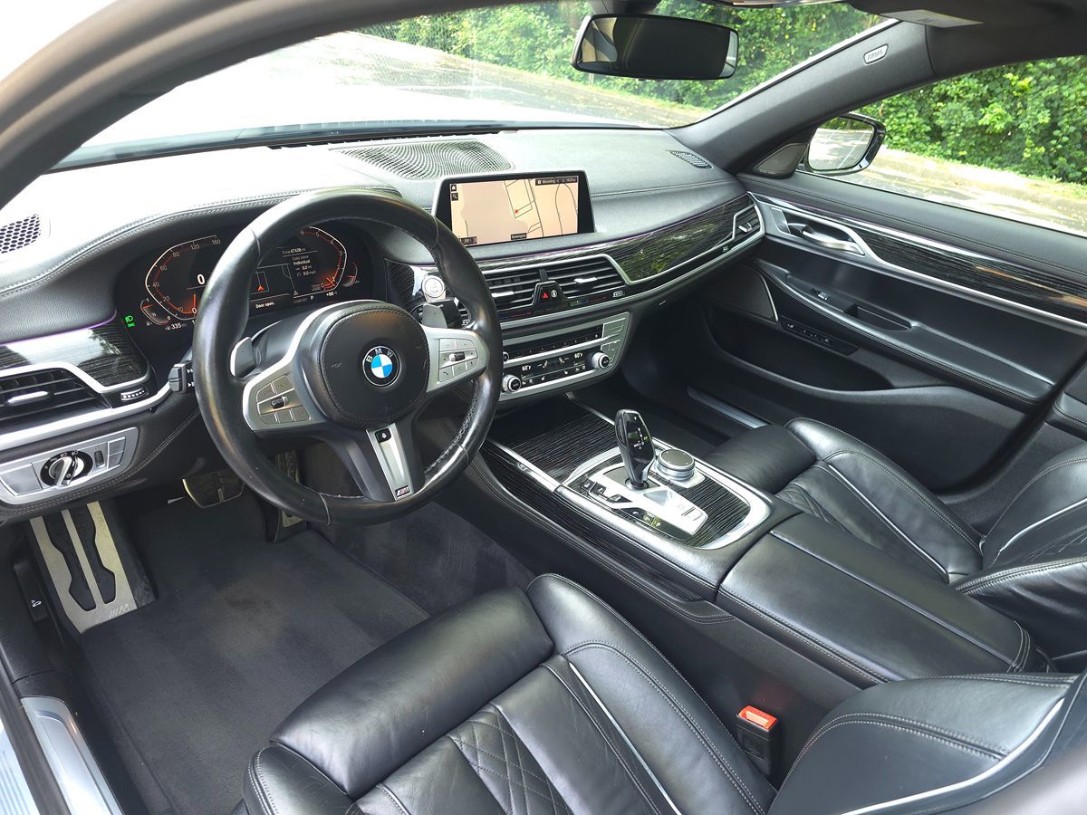 2022 BMW 7 Series 740i - Photo 2