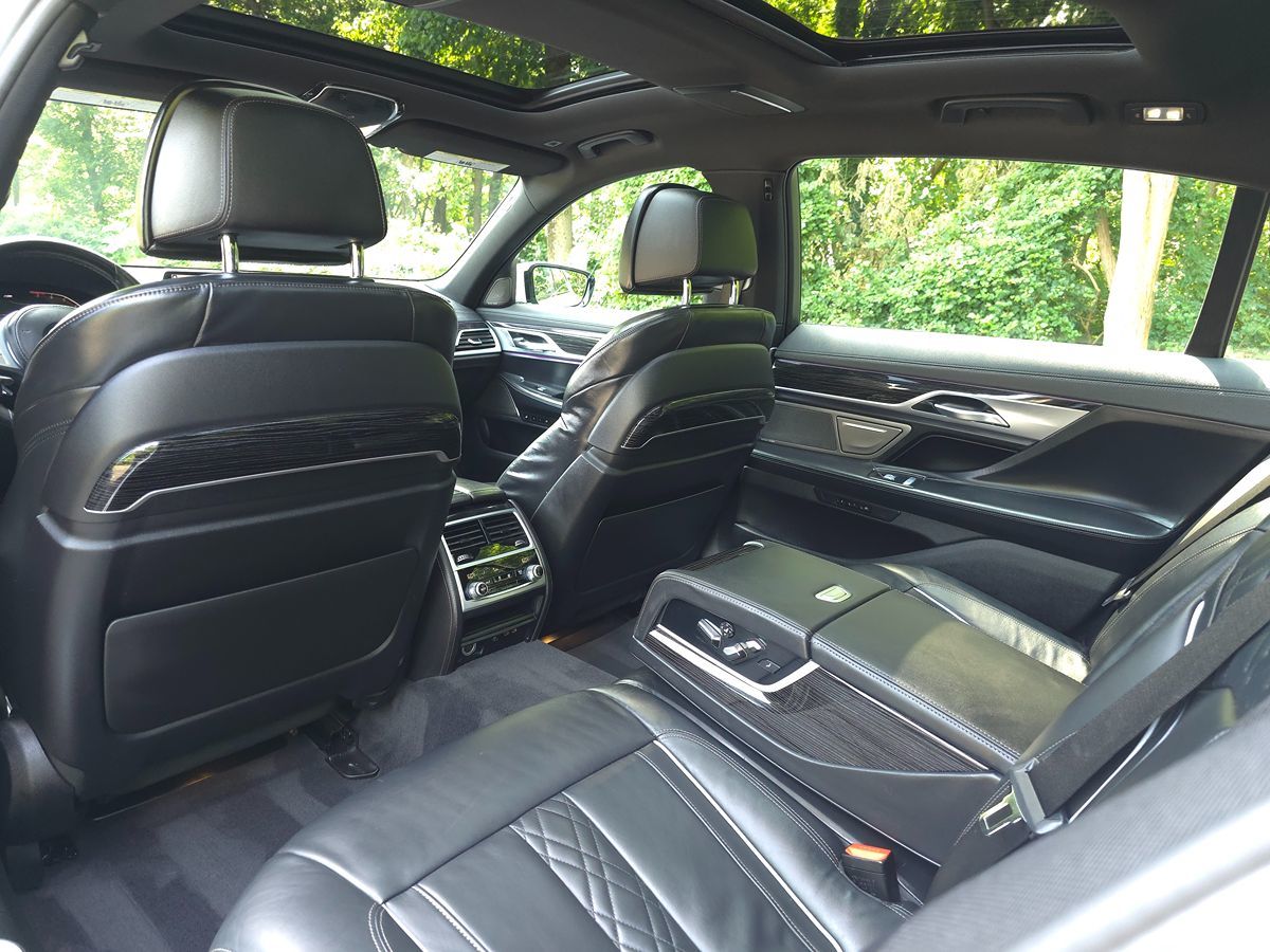 2022 BMW 7 Series 740i - Photo 14