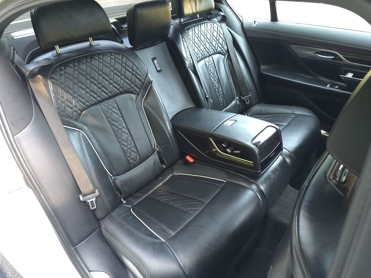 2022 BMW 7 Series 740i - Photo 18