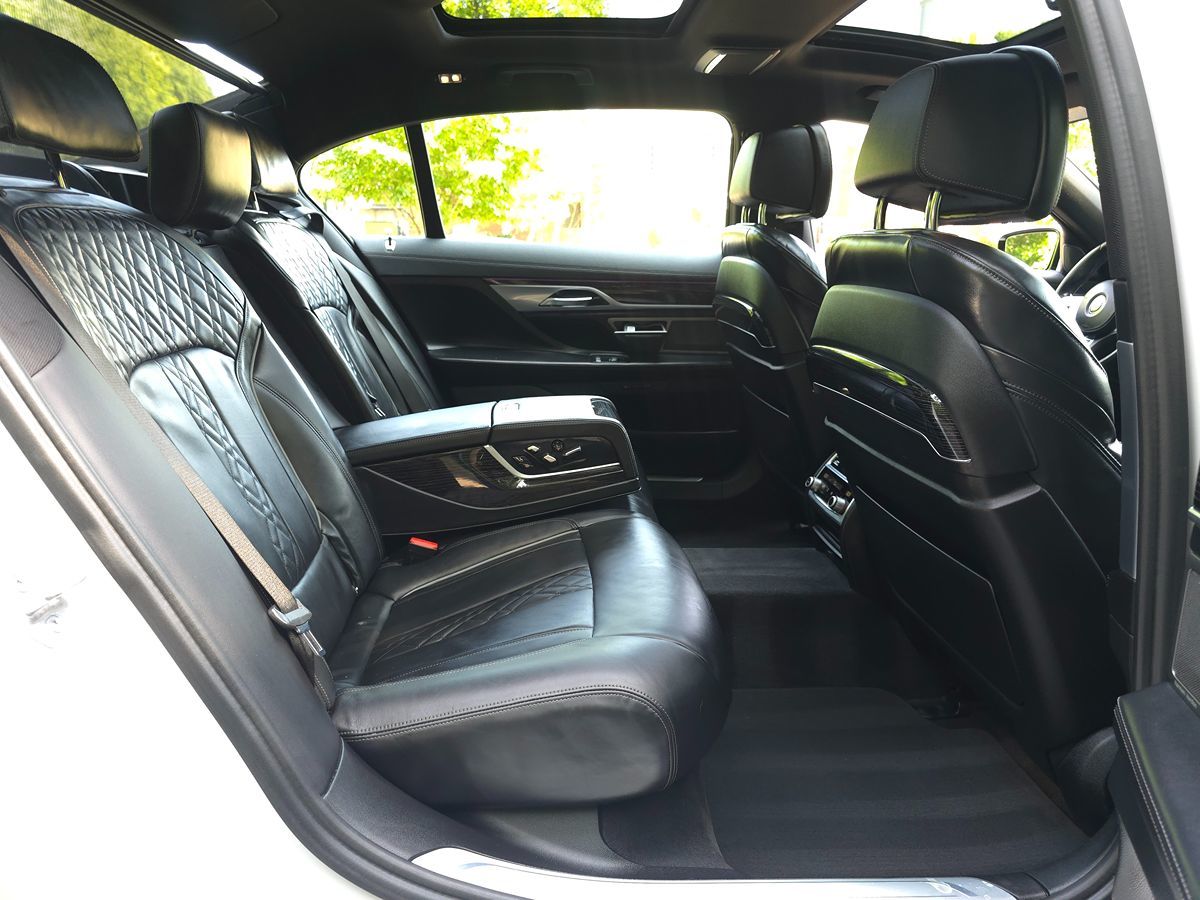 2022 BMW 7 Series 740i - Photo 19