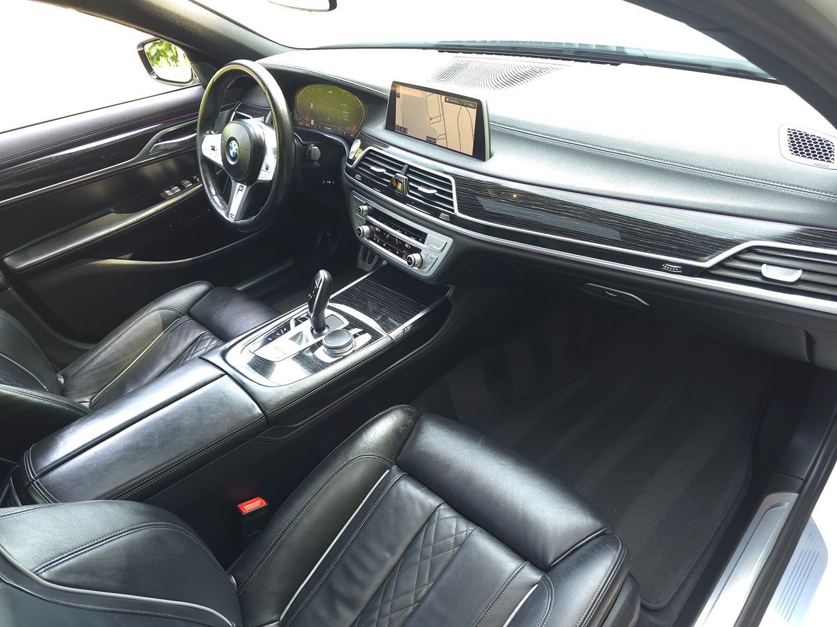 2022 BMW 7 Series 740i - Photo 23