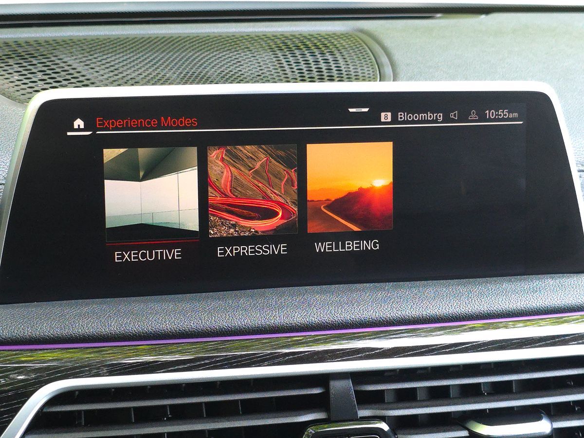 2022 BMW 7 Series 740i - Photo 36