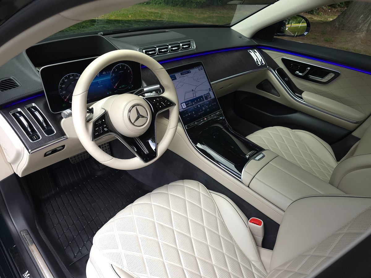 2022 Mercedes Benz S 580 4MATIC photo 2