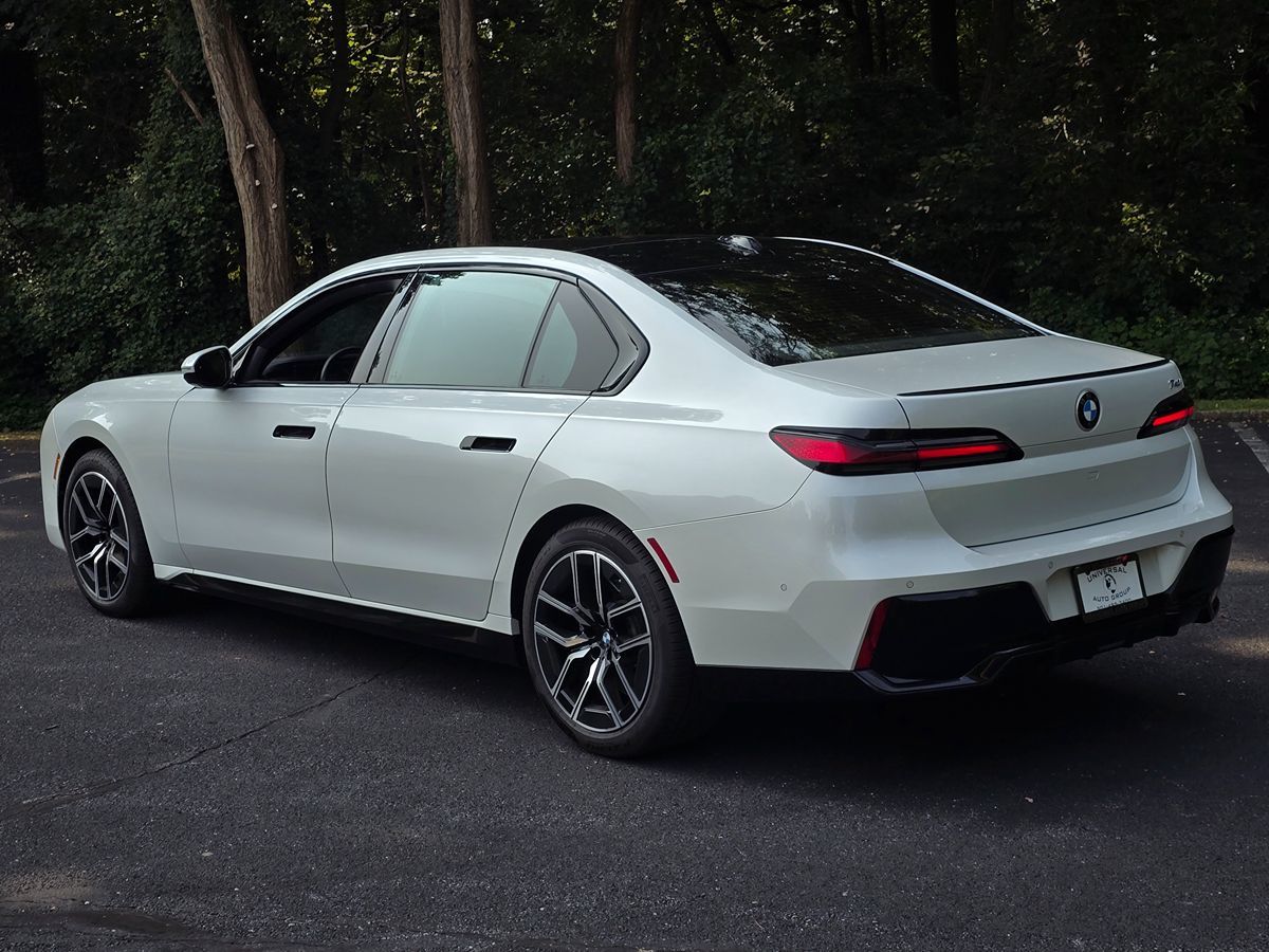 2023 BMW 7 Series 740i - Photo 4