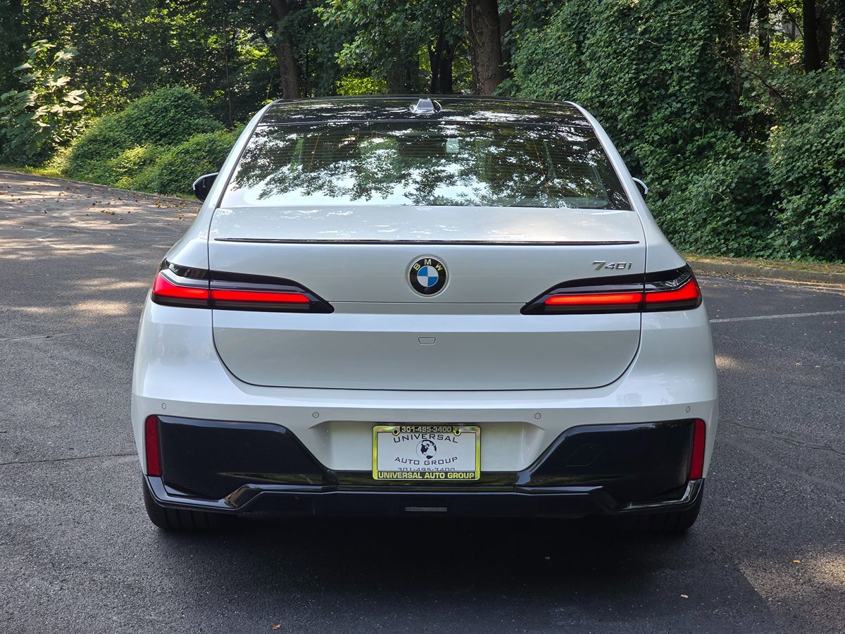 2023 BMW 7 Series 740i - Photo 5