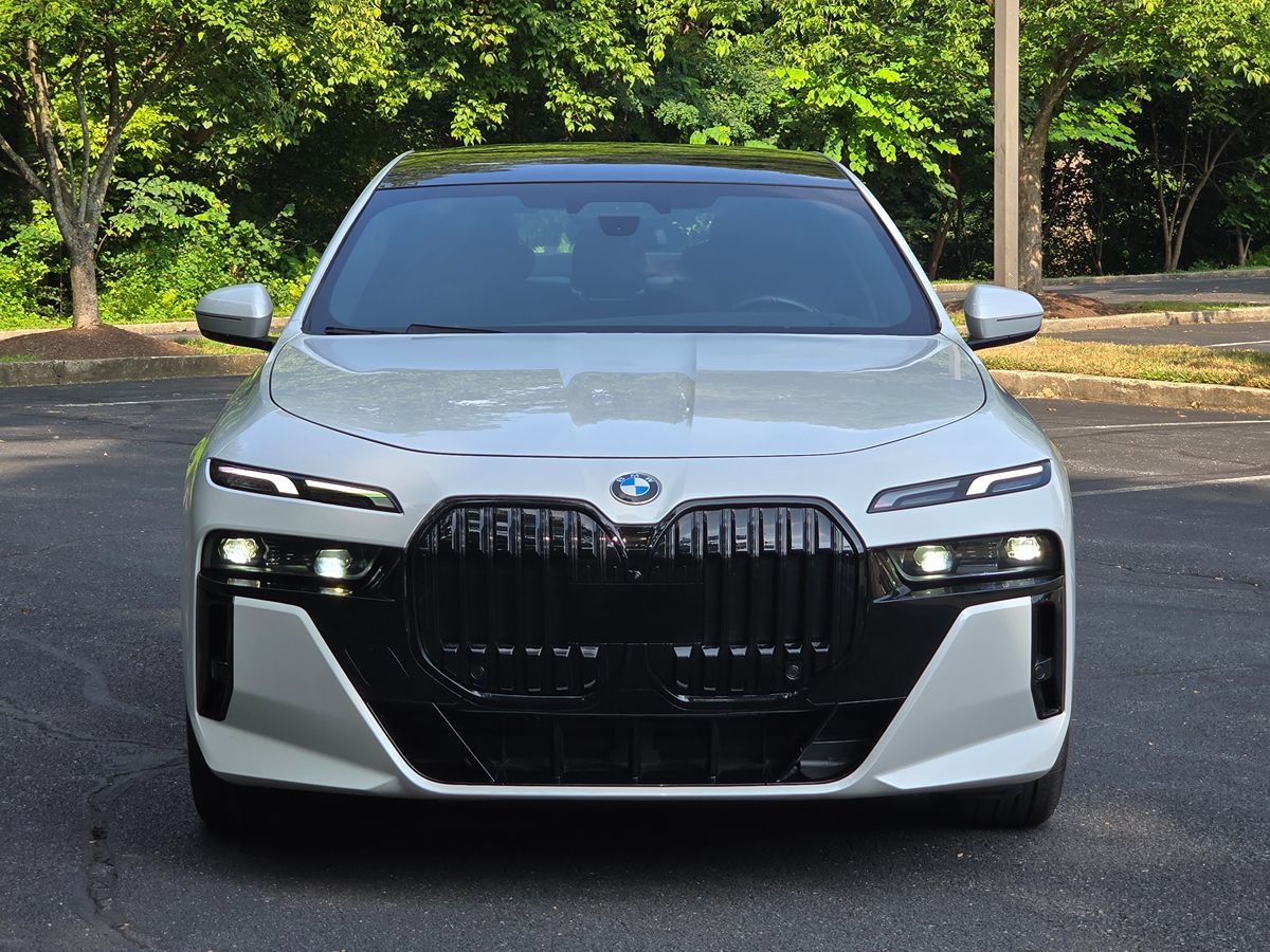 2023 BMW 7 Series 740i - Photo 9