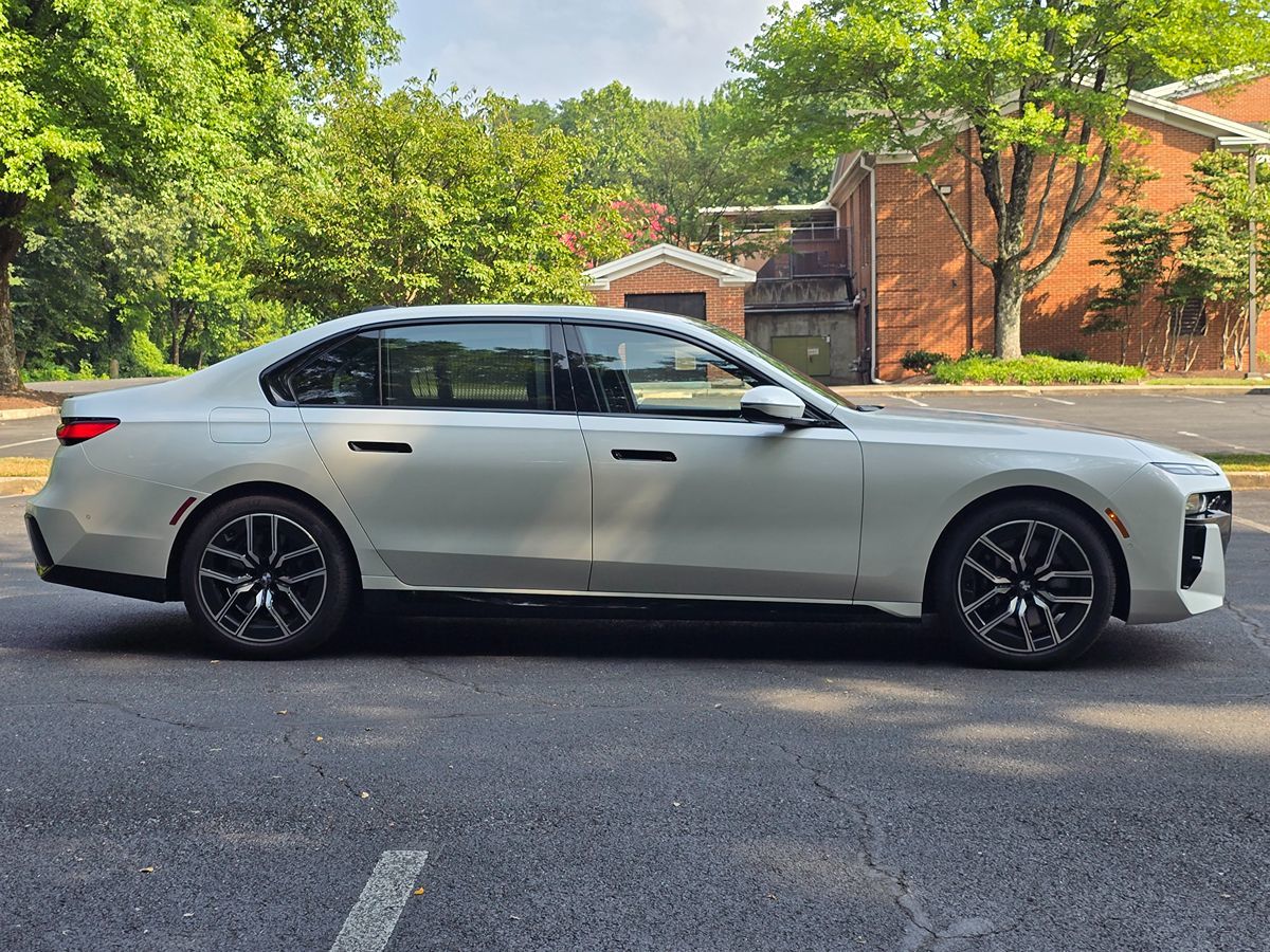 2023 BMW 7 Series 740i - Photo 7