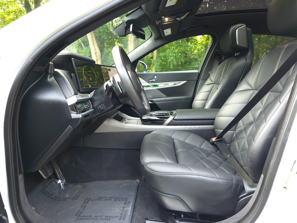 2023 BMW 7 Series 740i - Photo 11