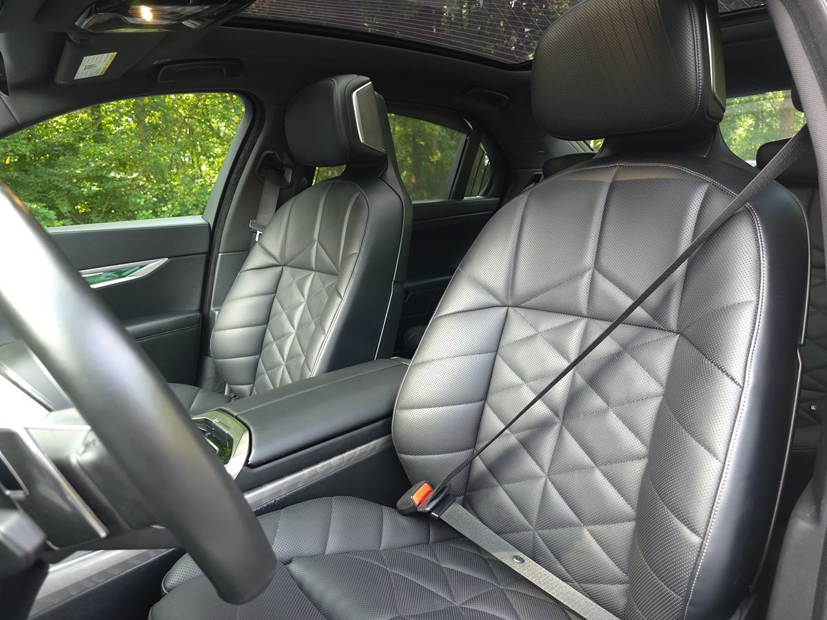 2023 BMW 7 Series 740i - Photo 13