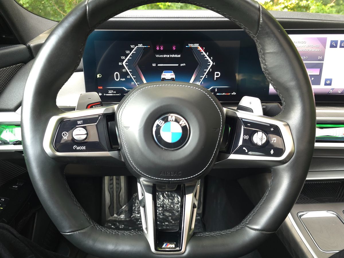 2023 BMW 7 Series 740i - Photo 35