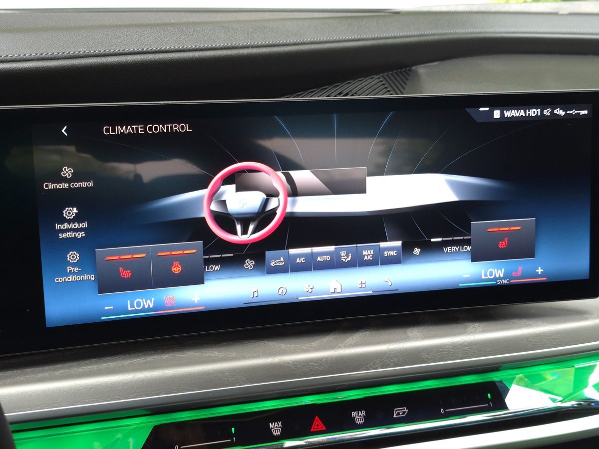 2023 BMW 7 Series 740i - Photo 41