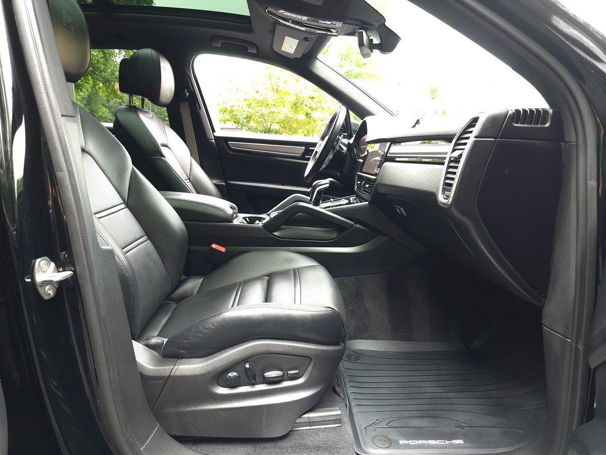 2023 Porsche Cayenne Base - Photo 21