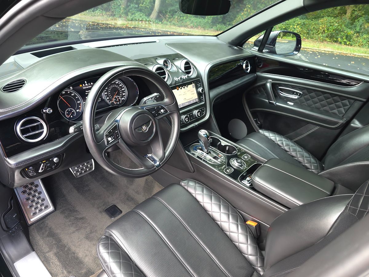 2020 Bentley Bentayga Base - Photo 2